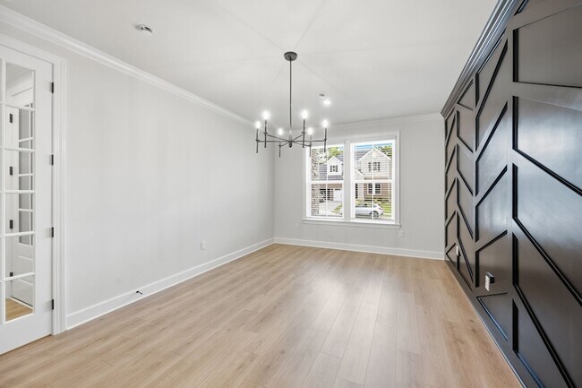 Building Photo - 1061 Sycamore Ests