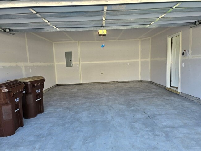 Building Photo - 1103 Middlefield Rd