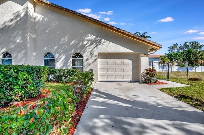 Building Photo - 3123 Florida Blvd