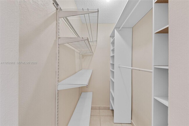 Building Photo - 10525 SW 77th Ct