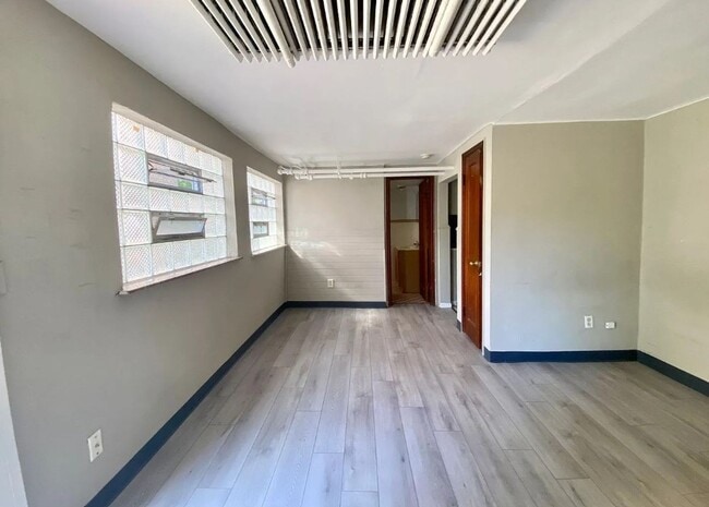 Building Photo - 526 Riddle Crest Ln
