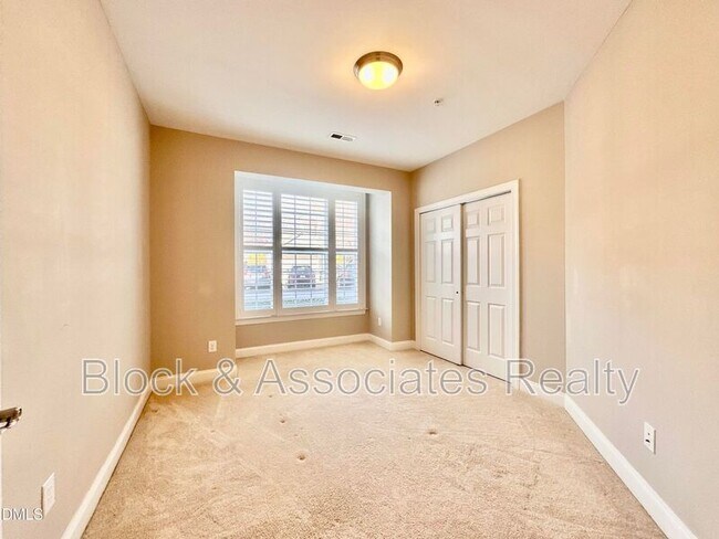 Building Photo - 10520 Sablewood Dr