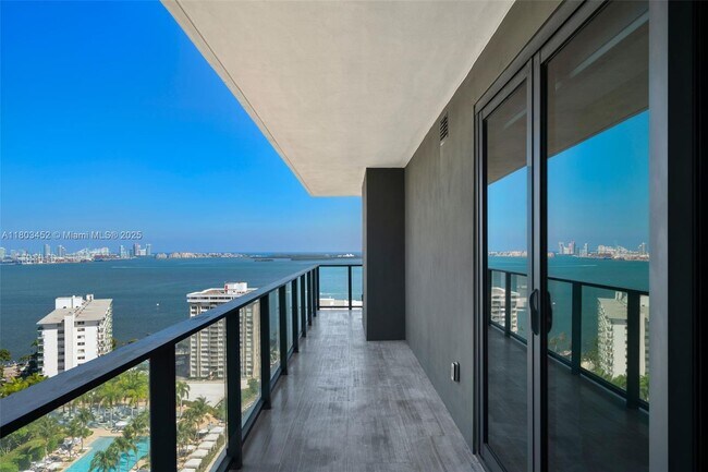 Building Photo - 1451 Brickell Ave