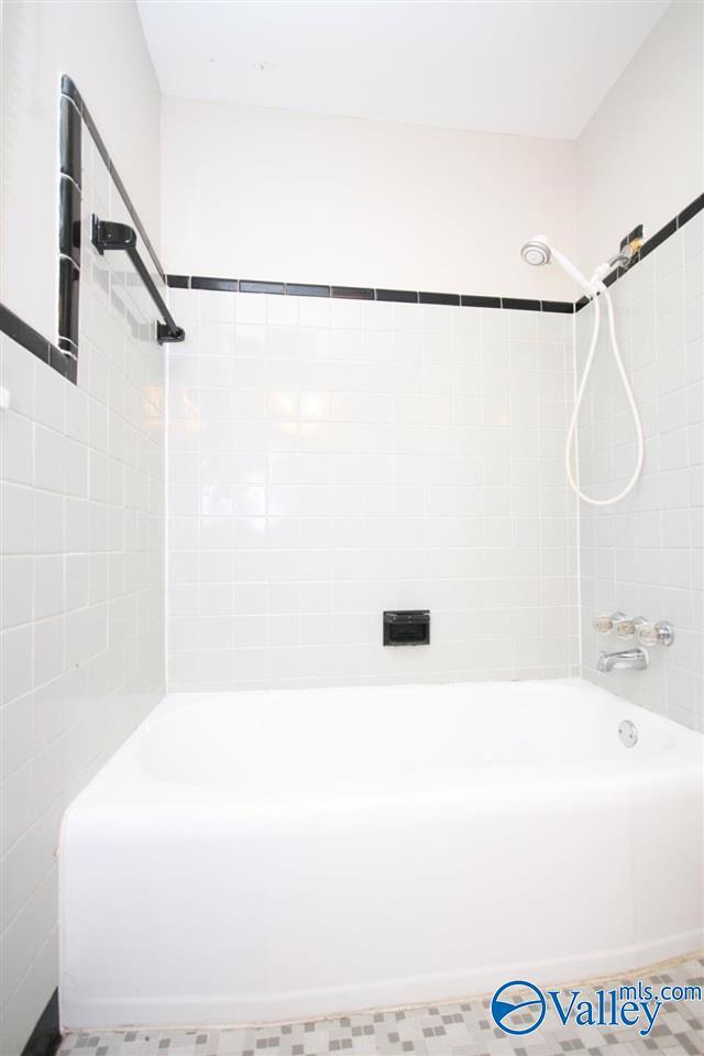 Building Photo - 403 Arthur St NW