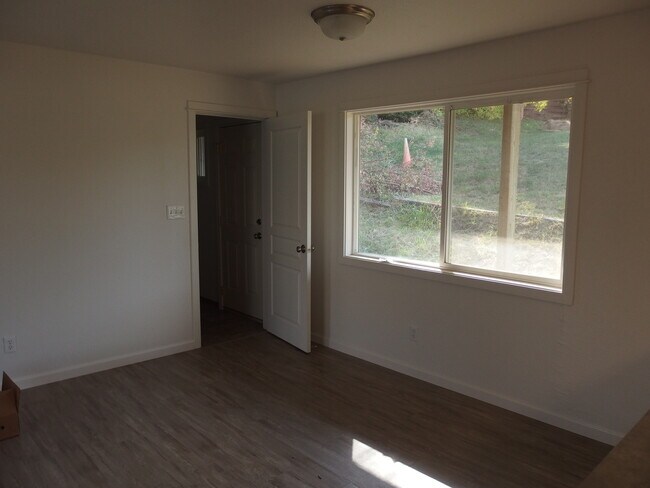 Building Photo - 431/433 Indian Hills Dr.