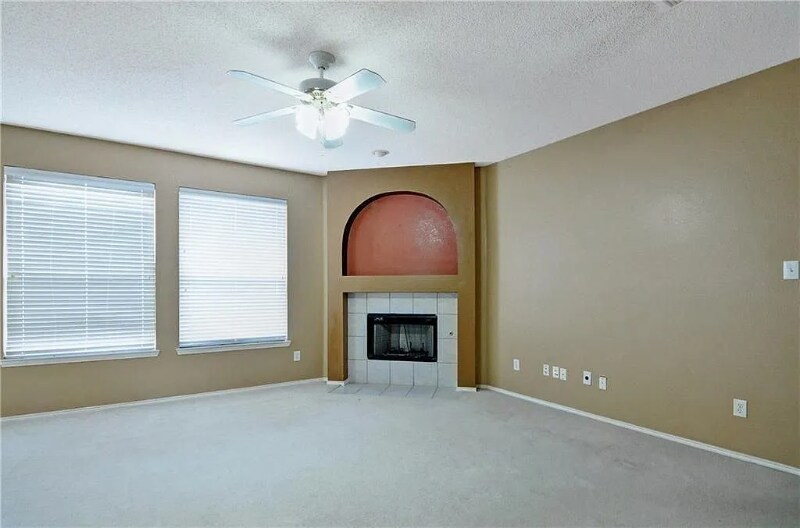 Building Photo - 720 Dandelion Dr