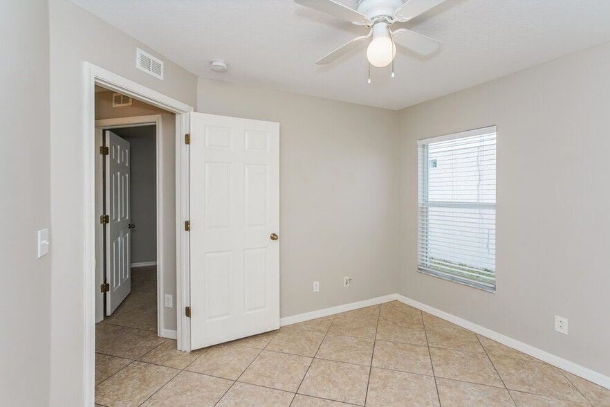 Building Photo - 7554 Oxford Garden Cir