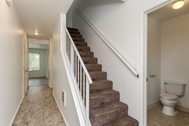 Building Photo - Tualatin condo for rent