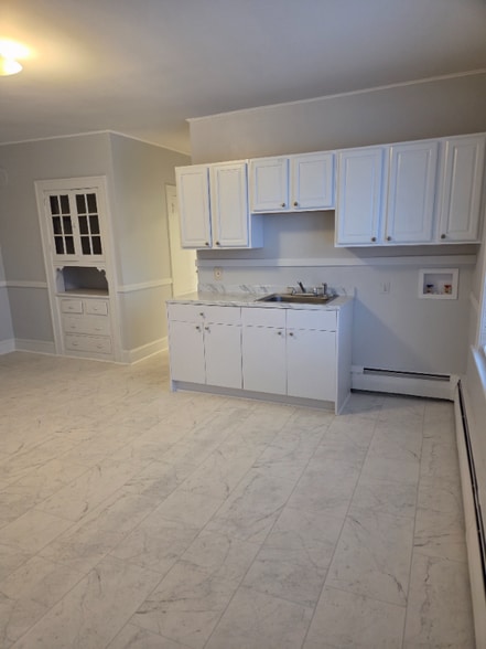 Building Photo - 168-170 Oak St