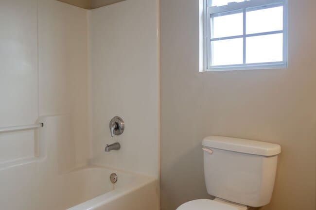 Building Photo - 5005 Scotch Pine Ave