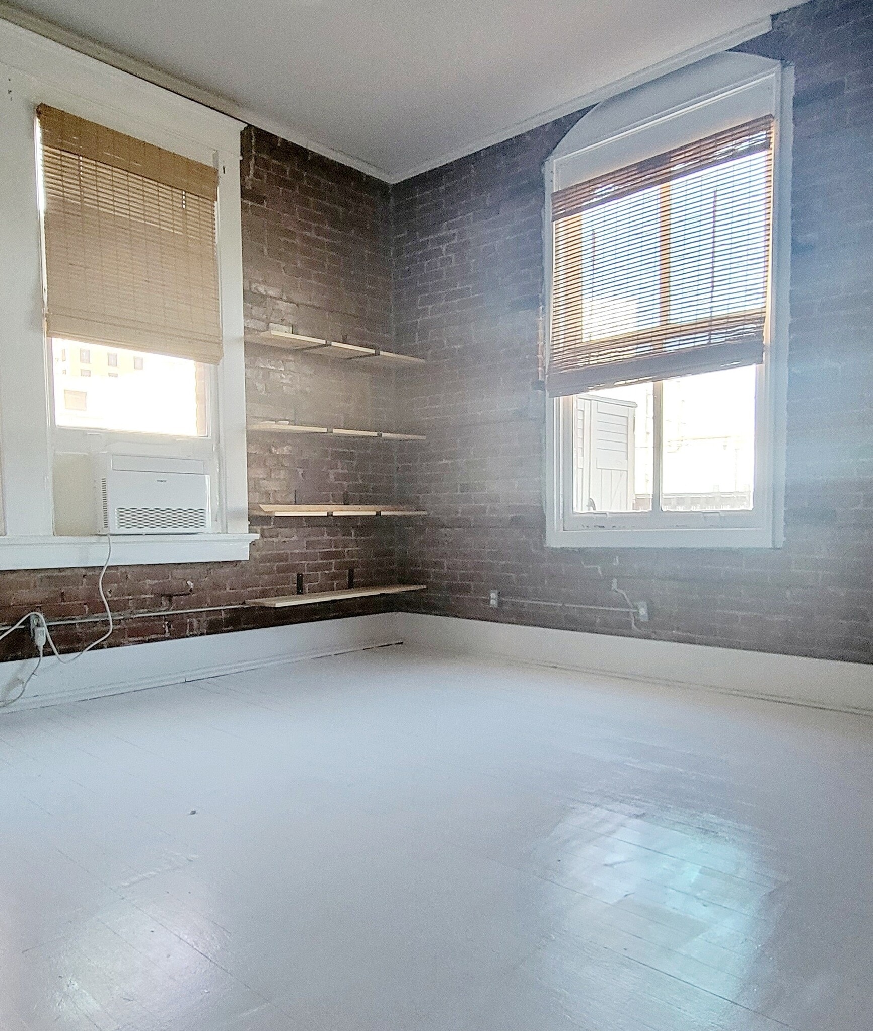 Building Photo - 524 23rd St