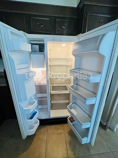 Building Photo - 3678 Hidden Dr