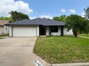 Building Photo - 4404 Sarasota Dr
