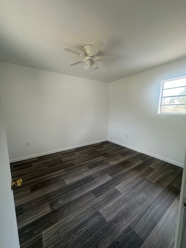 Building Photo - 1 Bed/1 Bath House