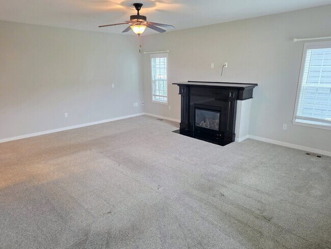 Building Photo - 5555 S Prairie View Dr