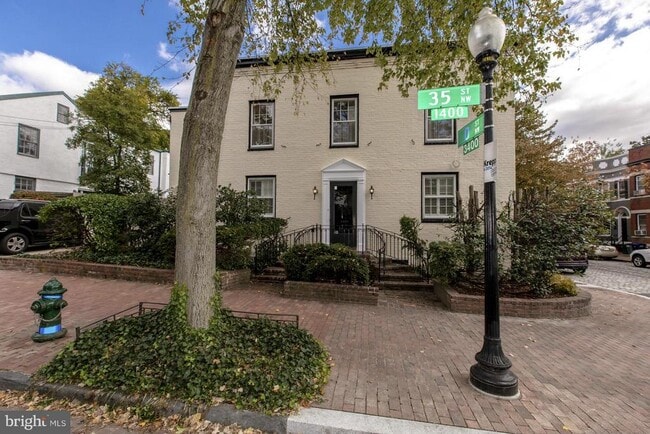 Building Photo - 1401 35th St NW