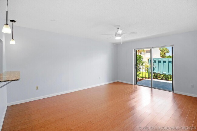 Building Photo - 950 S Kanner Hwy