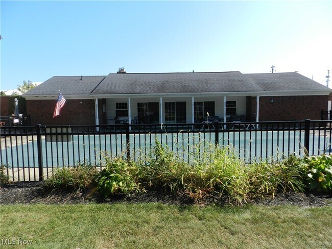 Building Photo - 2885 Pease Dr