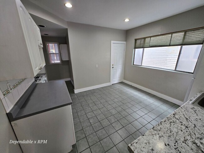 Building Photo - 6 Althea St