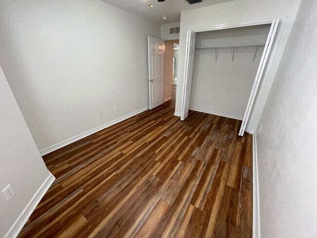 Building Photo - 145 Park Pl
