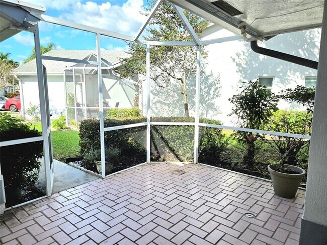 Building Photo - 5912 NW 93rd Terrace