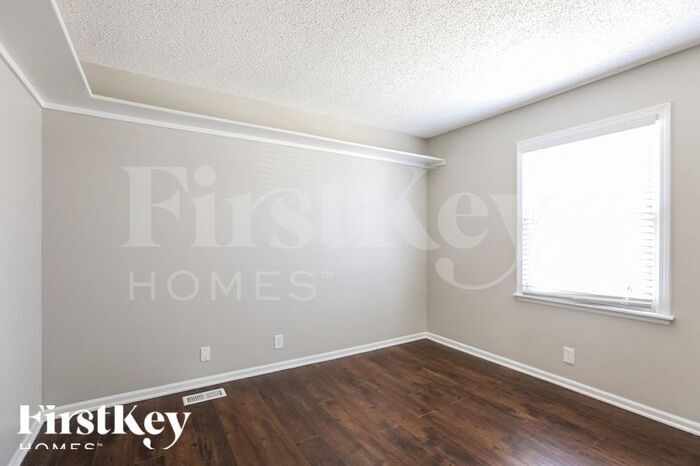 Building Photo - 1654 E Sheridan Bridge Ln