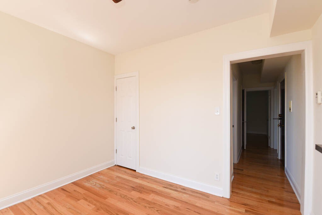 Building Photo - 3909 N Janssen Ave