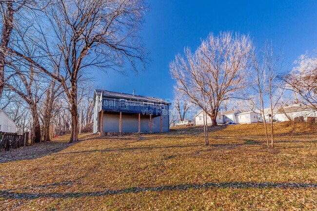 Building Photo - 3711 N Lydia Ave