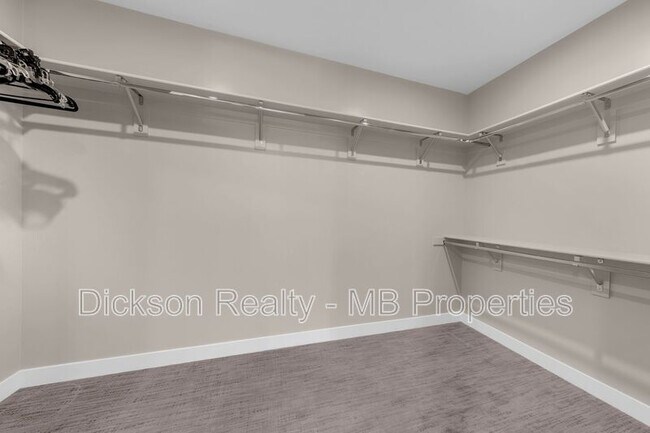 Building Photo - 31 Campolina St
