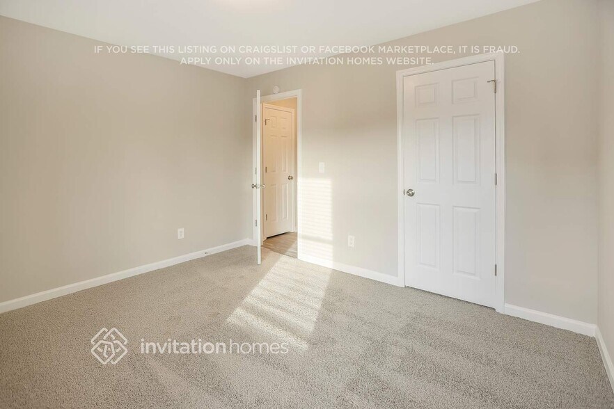 Building Photo - 3786 Uppark Dr