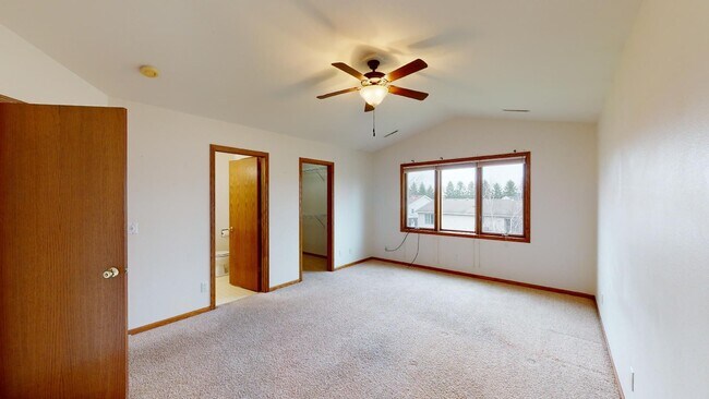 Building Photo - Available 9/20 - Established Neighborhood