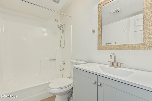 Building Photo - 985 N Granite Reef Rd