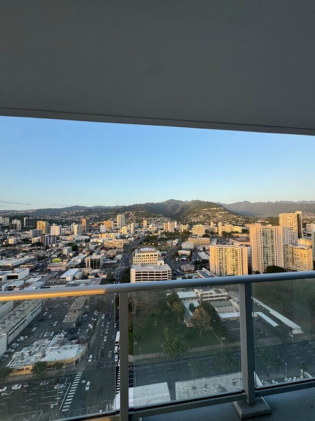 Building Photo - Ready to Move in Brand New Condo! First Time Renting! 3 Bed/2 Bath/2 Parking at The Park on Ke‘ea...