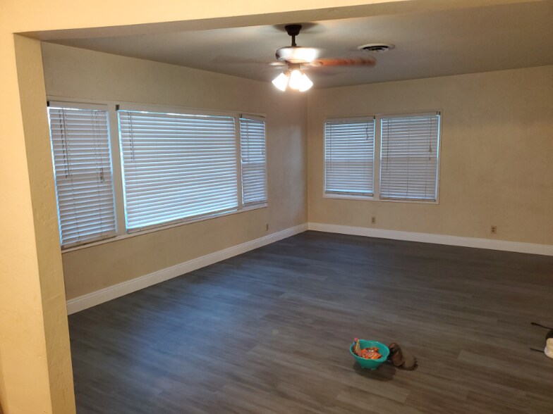 Building Photo - 6305 Almond Dr