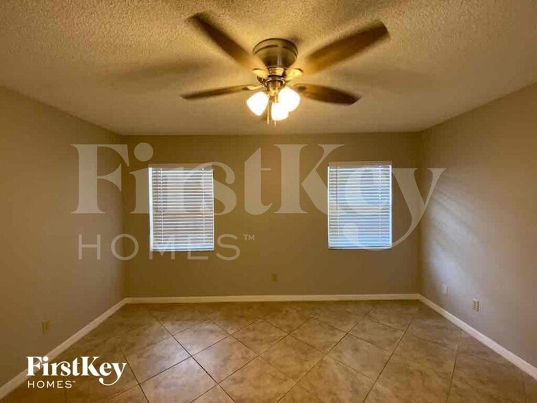 Building Photo - 944 Devonshire Way