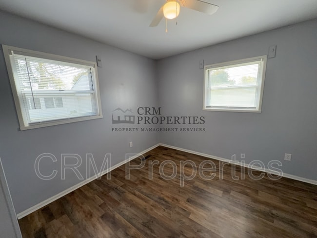 Building Photo - 1109 E Cornell Rd