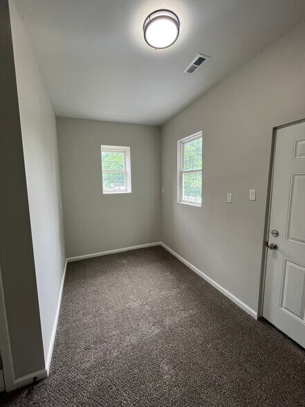 Building Photo - 7011 Britton Ave