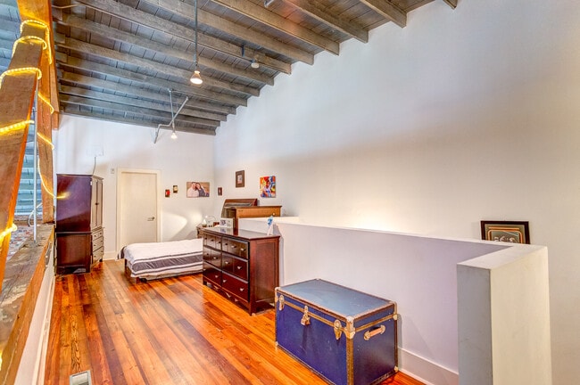 Building Photo - 246 N Court St