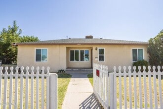 Building Photo - 44632 Fern Ave