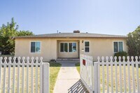 Building Photo - 44632 Fern Ave