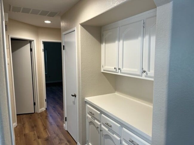 Building Photo - 8113 Wimbley Way