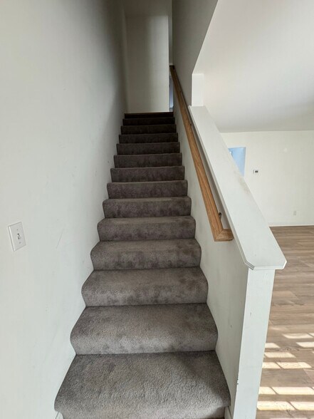 Building Photo - 819 Navajo Trail