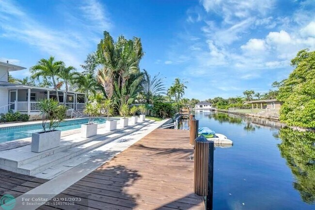 Building Photo - 1771 NE 35th St