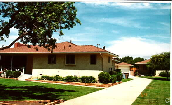 Building Photo - 2308 Barbara Dr