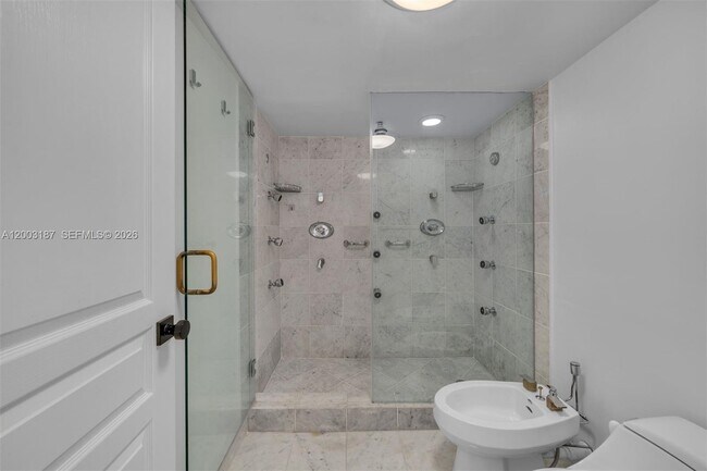 Building Photo - 881 Ocean Dr