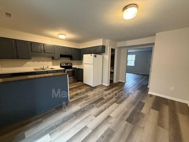 Building Photo - 4 Manchester Ct