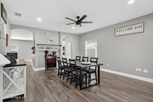 Building Photo - 2038 Creekmont Dr