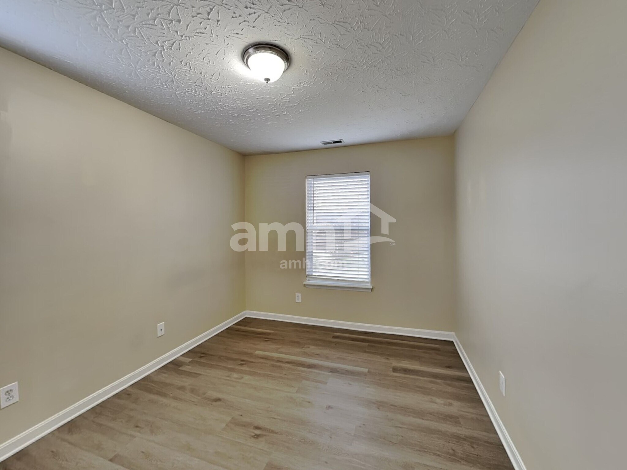 Building Photo - 11 Glenpark Ct