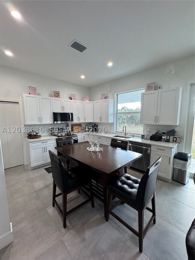 Building Photo - 5012 Gunn Cir