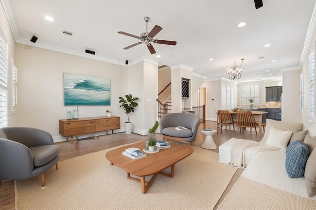 Building Photo - 2421 Beall St